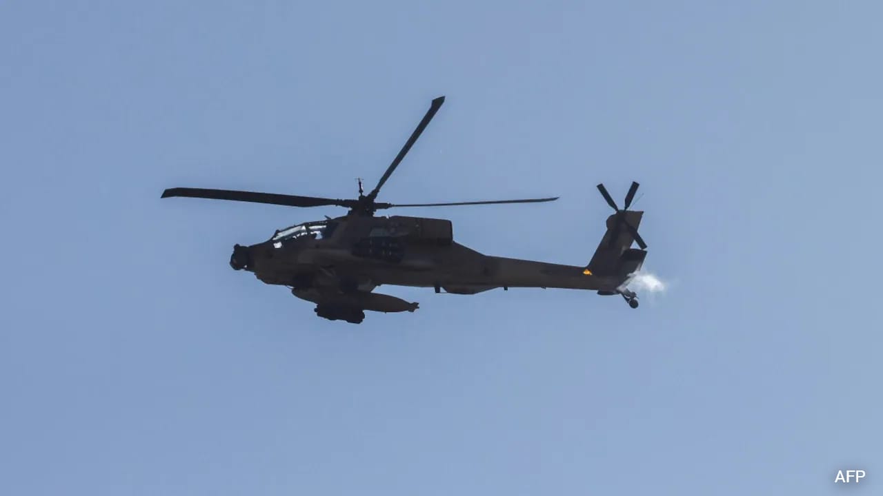 Army Temporarily Halts Apache Helicopter Training Missions After Texas Crash