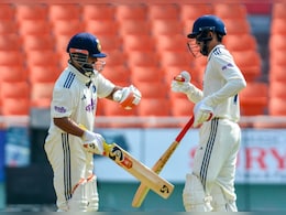 IND vs SL Pitch Weather: टेस्ट के पहले दिन बल्लेबाज या गेंदबाज कौन पड़ेगा भारी? वेदर रिपोर्ट ने भी बढ़ाई चिंता