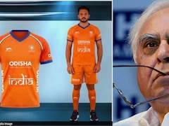 कपिल सिब्बल ने हॉकी टीम की जर्सी का रंग केसरिया करने पर उठाए सवाल, बोले- अध्यक्ष को ही नहीं पता