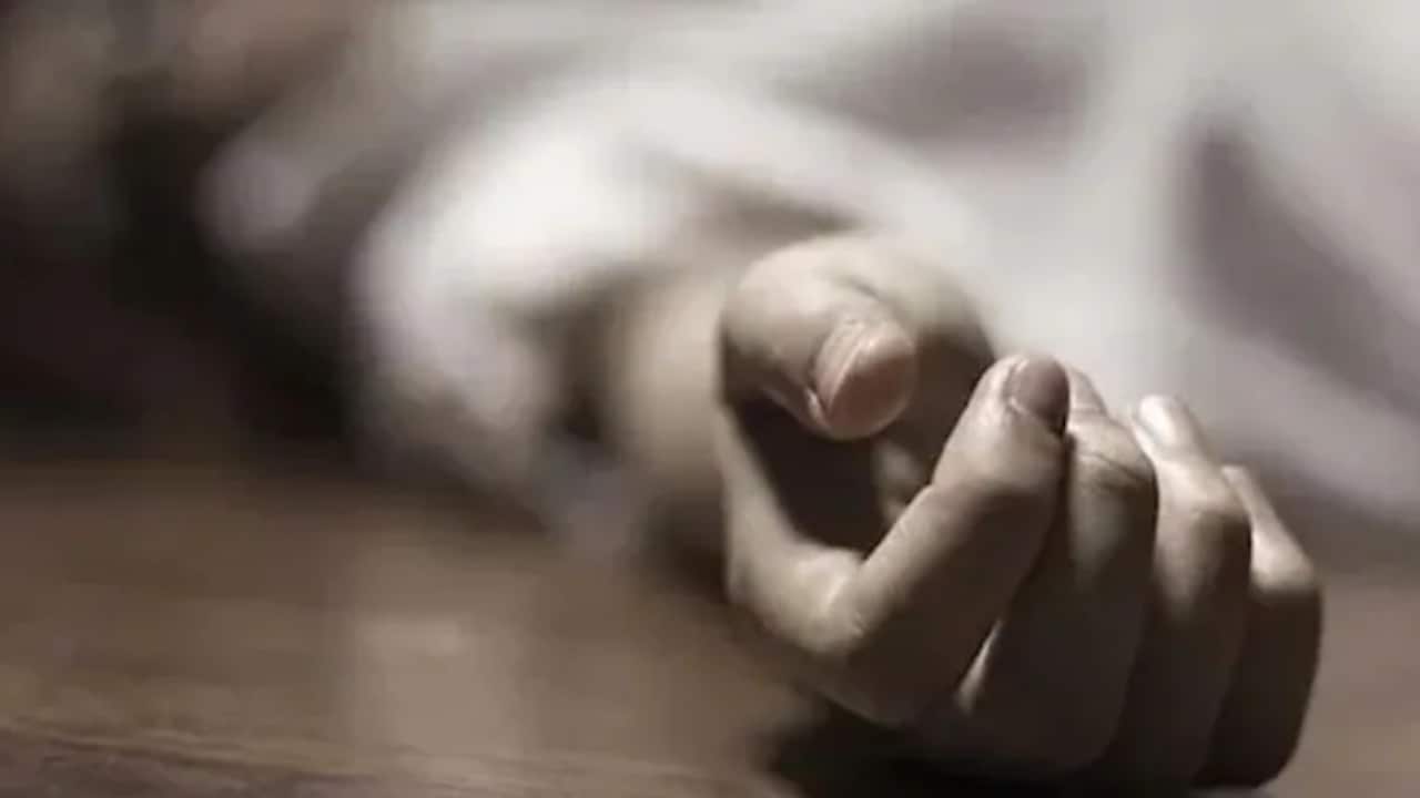 चुप्पी नहीं, संवेदनशील बातचीत जरूरी! आत्महत्या रोकथाम पर बदलें अपना नजरिया