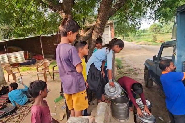 तबेले में चल रहे जयपुर के जिस स्कूल को लेकर हुआ बवाल, अब उसे दूसरी जगह किया शिफ्ट