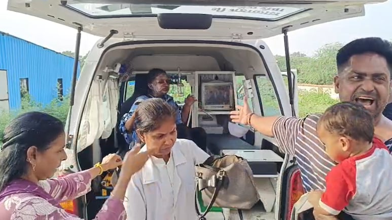 धार में थाने पहुंचकर महिला ने लगाई आग, एसआई समेत दो पुलिसकर्मी झुलसे; इंदौर रेफर