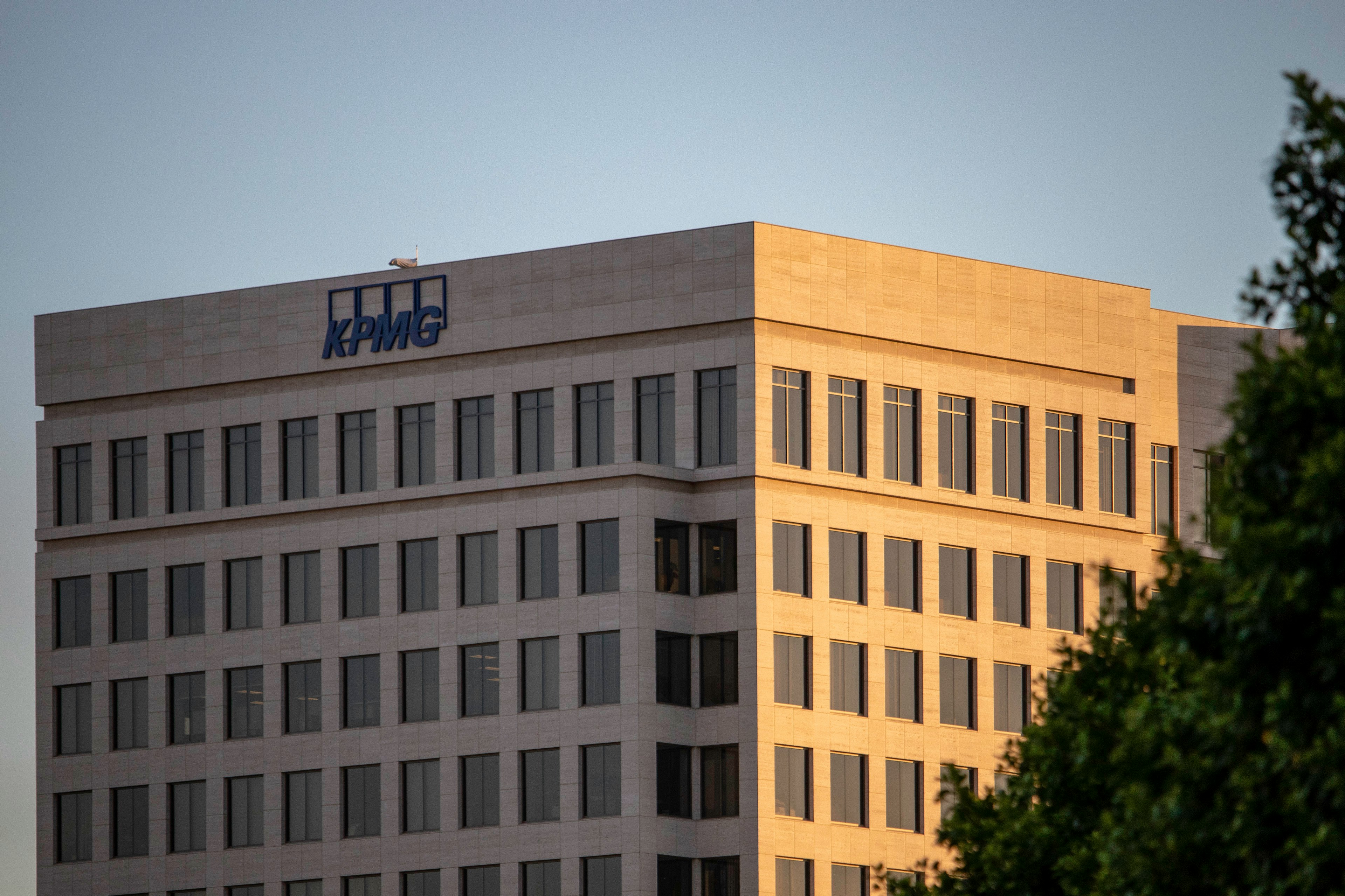 KPMG begins discussions on layoffs affecting up to 500 employees amid restructuring