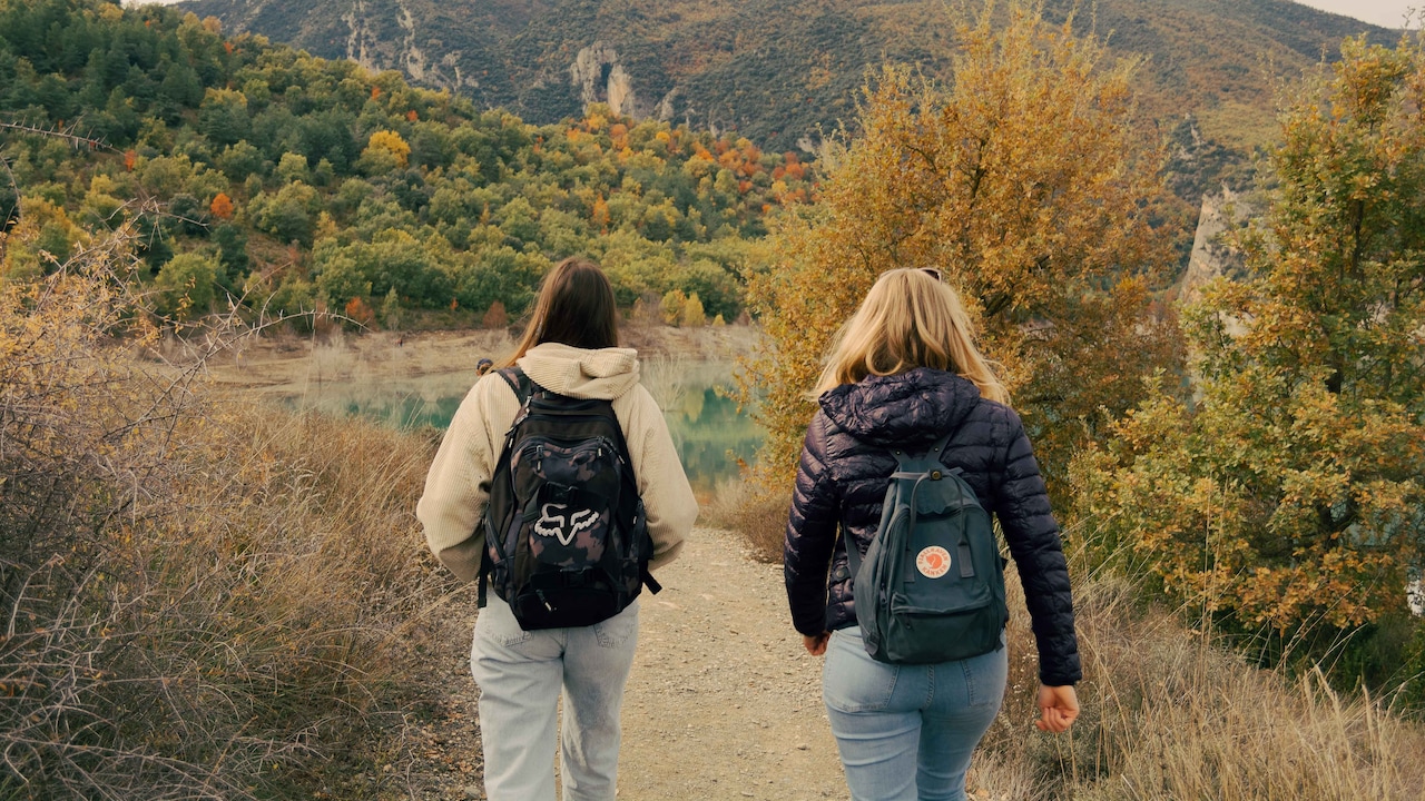 7 Backpacks For Women Who Carry Laptops, Bottles And Daily Essentials 7 Backpacks For Women Who Carry Laptops, Bottles And Daily Essentials