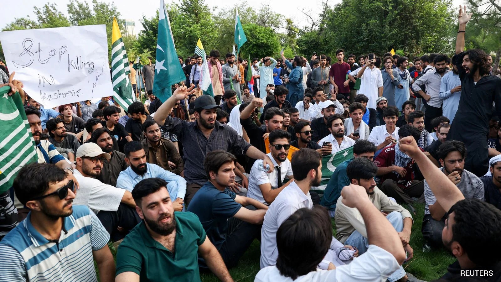Pakistan tightens rules for international media reporting outside Islamabad, Lahore, Karachi; rights groups decry threat to press freedom