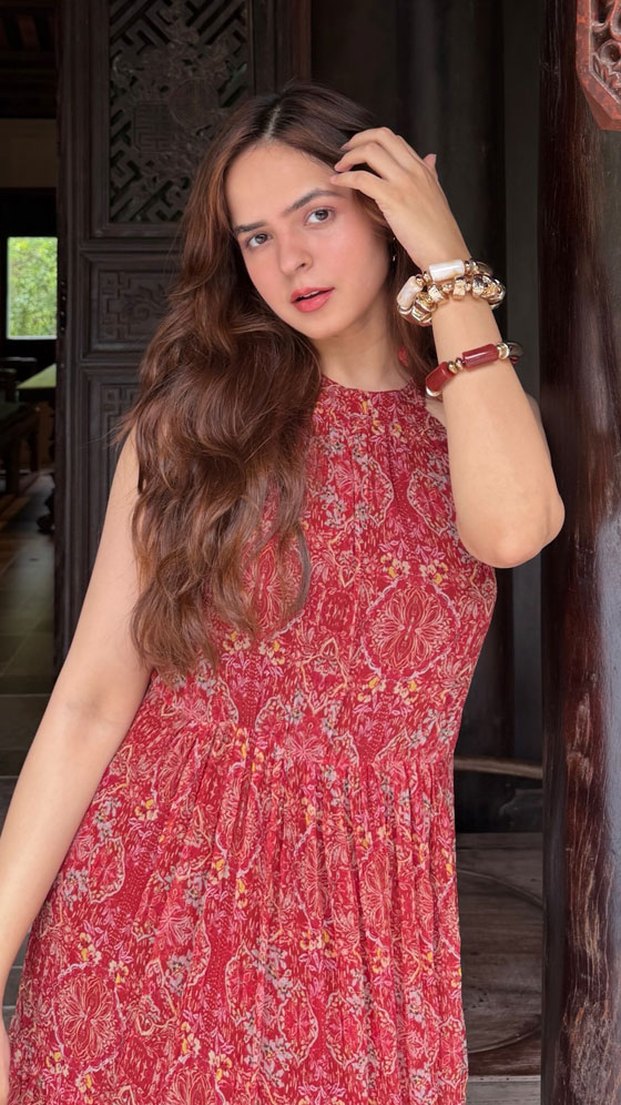 Palak Sindhwani&rsquo;s Elegant Red Dress Look