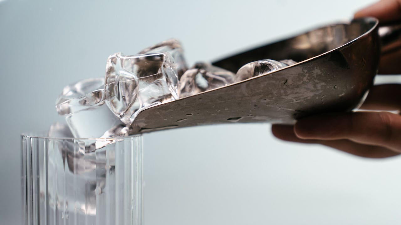 10 Reasons Ice Cubes Absorb Freezer Odours And How To Keep Them Fresh 10 Reasons Ice Cubes Absorb Freezer Odours And How To Keep Them Fresh
