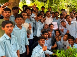 जयपुर में मूक-बधिर छात्रों के प्रदर्शन के बाद सरकार का एक्शन, स्कूल के प्रिंसिपल पर गिरी गाज