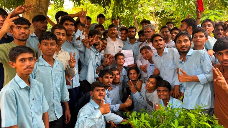 जयपुर में मूक-बधिर छात्रों के प्रदर्शन के बाद सरकार का एक्शन, स्कूल के प्रिंसिपल पर गिरी गाज