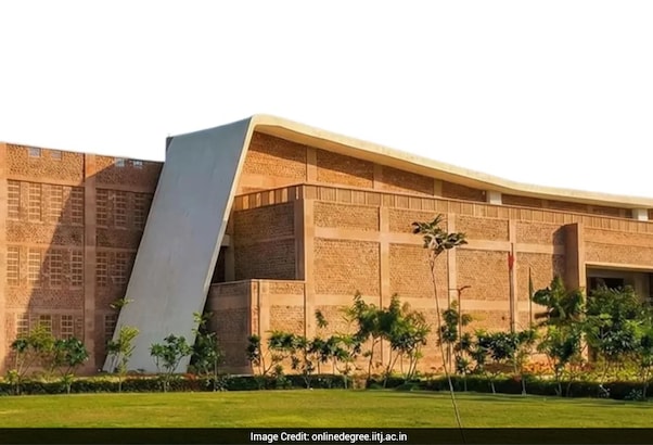 कंप्यूटर इंजीनियरिंग के अलावा IITs में कौन-कौन से कोर्स होते हैं? देख लीजिए पूरी लिस्ट