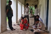 प्रसूता पत्नी के लिए खून का इंतजाम करने दर-दर भटका पति, तनाव में डिलीवरी के दूसरे दिन कर ली आत्महत्या