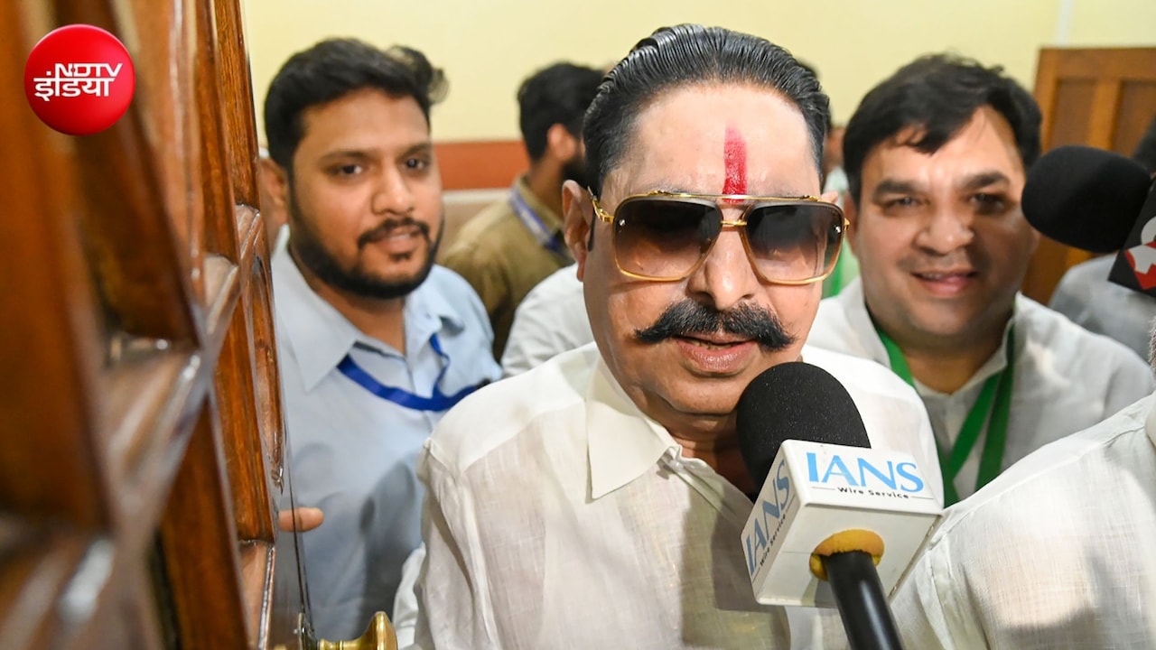 'छात्रों को पीटकर सरकार गलत कर रही...', पटना प्रोटेस्ट पर अनंत सिंह का बड़ा बयान
