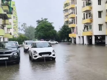 रात भर से बारिश के चलते आज भोपाल के निजी और सरकारी स्कूल बंद, MP के 21 जिलों में भारी वर्षा का अलर्ट