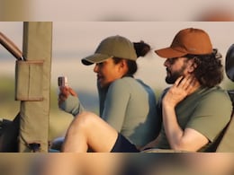 On Mahesh Babu's 51st Birthday, Priyanka Chopra Shares Unseen Photo From <i>Varanasi</i> Sets