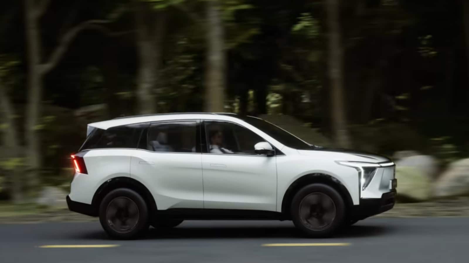 Mahindra Introduces Six-Seat Variant of XEV 9S Electric SUV with Captain Seats