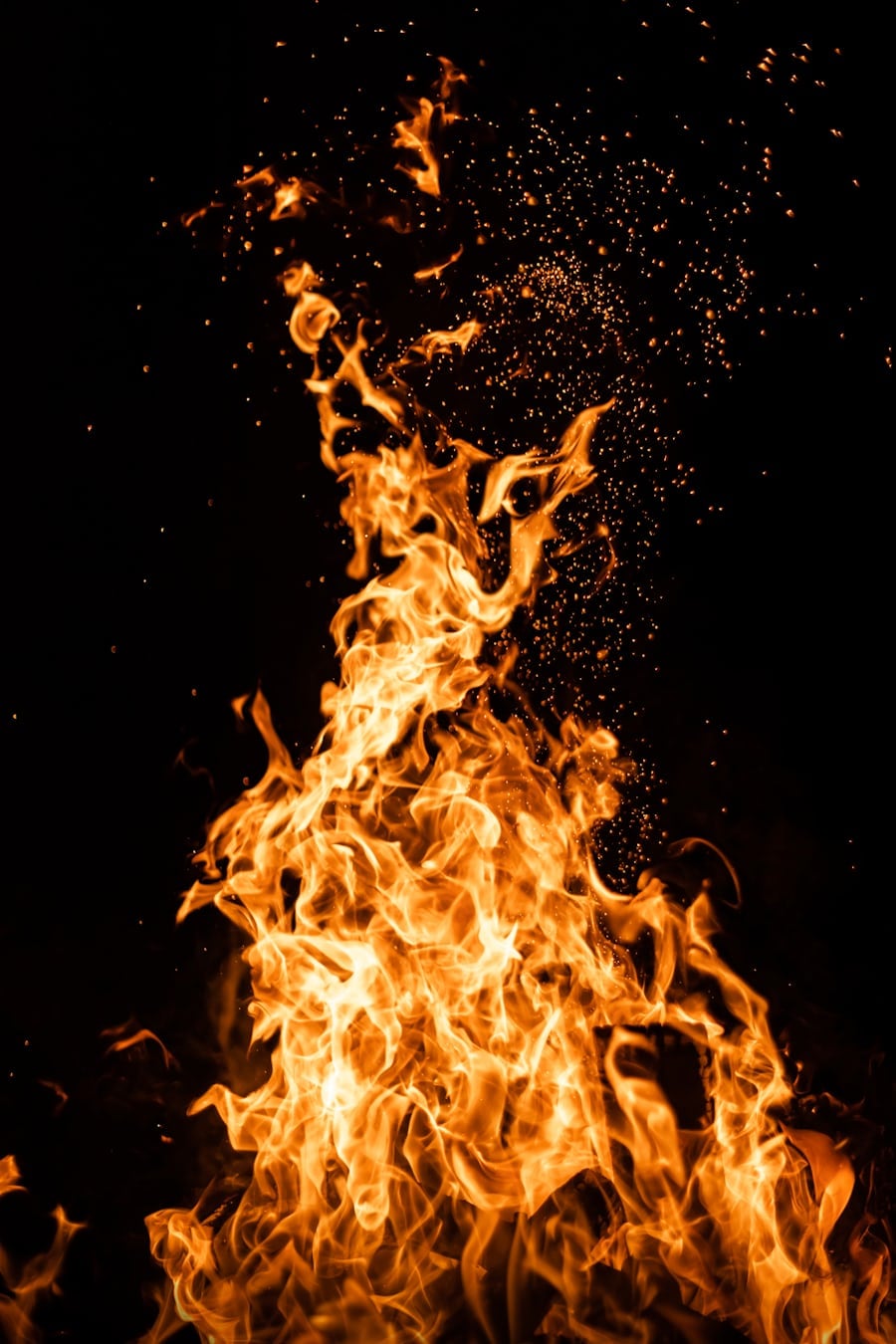 Hotel fire near Tarapith in Birbhum kills guests, injures several