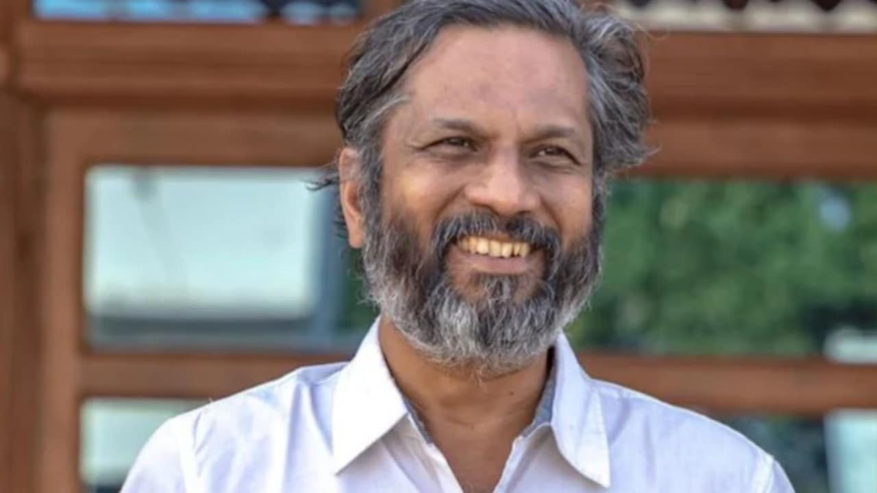 Zoho Founder Sridhar Vembu Compares Certainty And Initiative In Workplace Culture