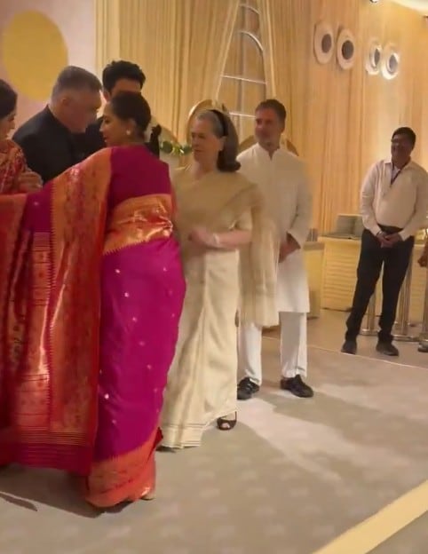 Supriya Sule pulls in Sonia Gandhi to the centre Supriya Sule pulls in Sonia Gandhi to the centre