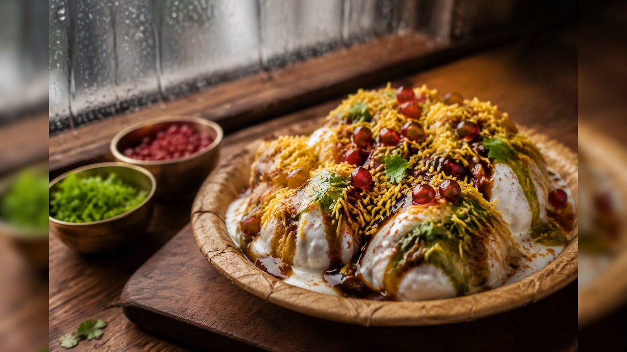 बारिश आते ही बढ़ी इस बनारसी चाट की डिमांड, Zomato पर बिरयानी को भी छोड़ा पीछे, घर पर बनाना है बेहद आसान