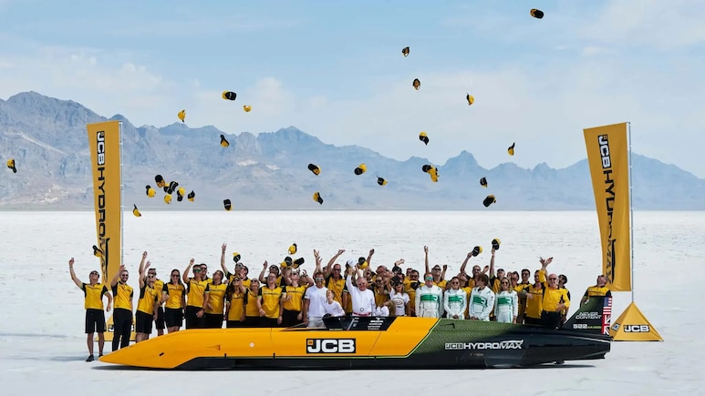 Hydrogen-Powered JCB Hydromax Sets FIA Land Speed Record At 653 Kmph