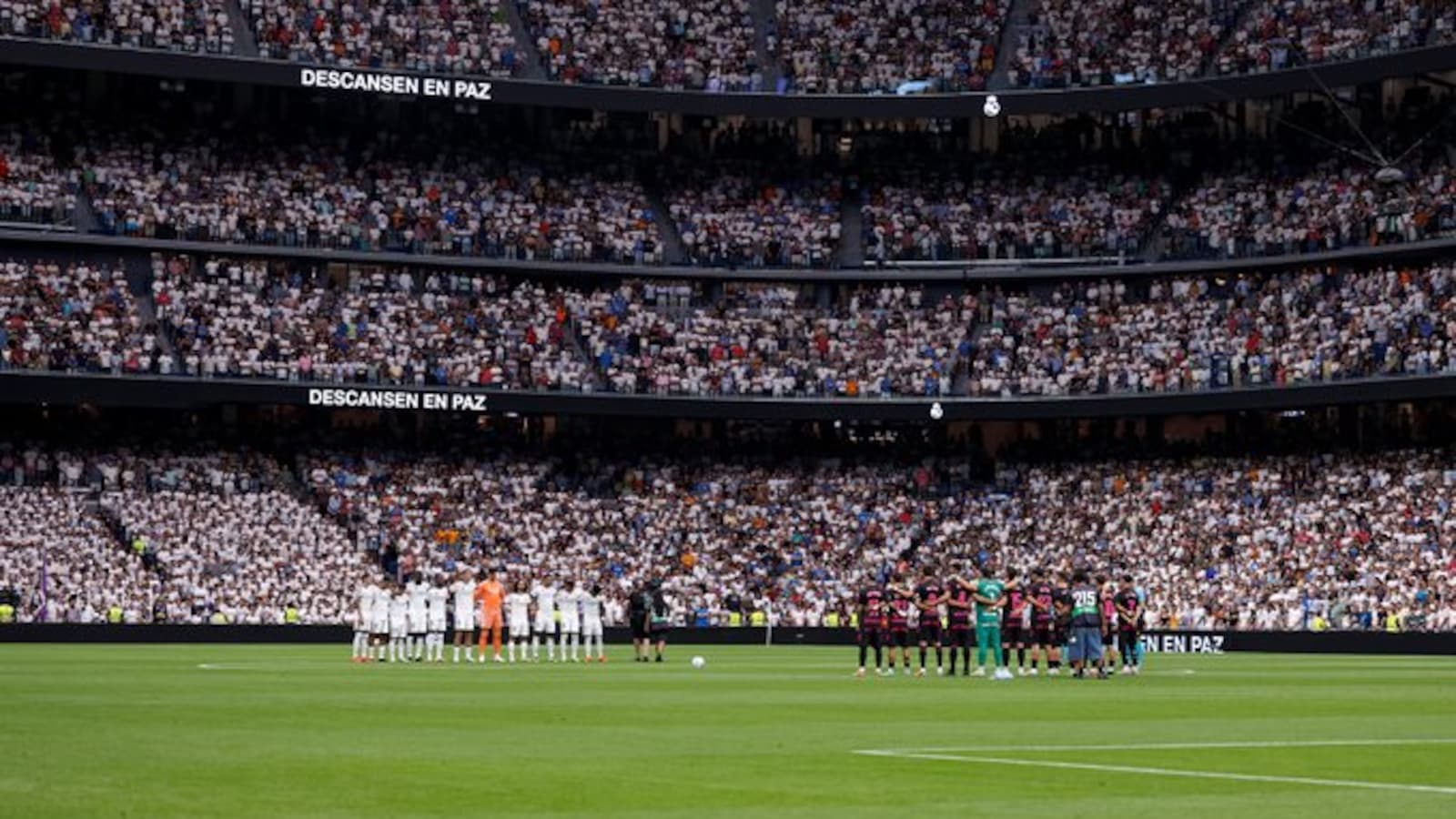 Real Madrid, Malaga Players Pay Tribute To Nepal Floods Victims Before La Liga Match