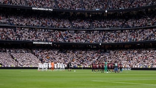Real Madrid, Malaga Players Pay Tribute To Nepal Floods Victims Before La Liga Match