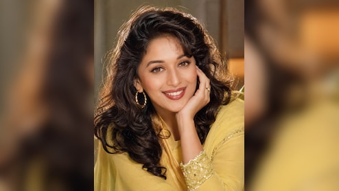 हूबहू माधुरी दीक्षित की हमशक्ल है यह एक्ट्रेस, धक धक गर्ल ने खुद कहा था सेम टू सेम