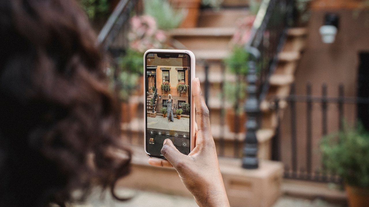 10 Smartphone Photography Myths That Could Be Ruining Your Photos 10 Smartphone Photography Myths That Could Be Ruining Your Photos