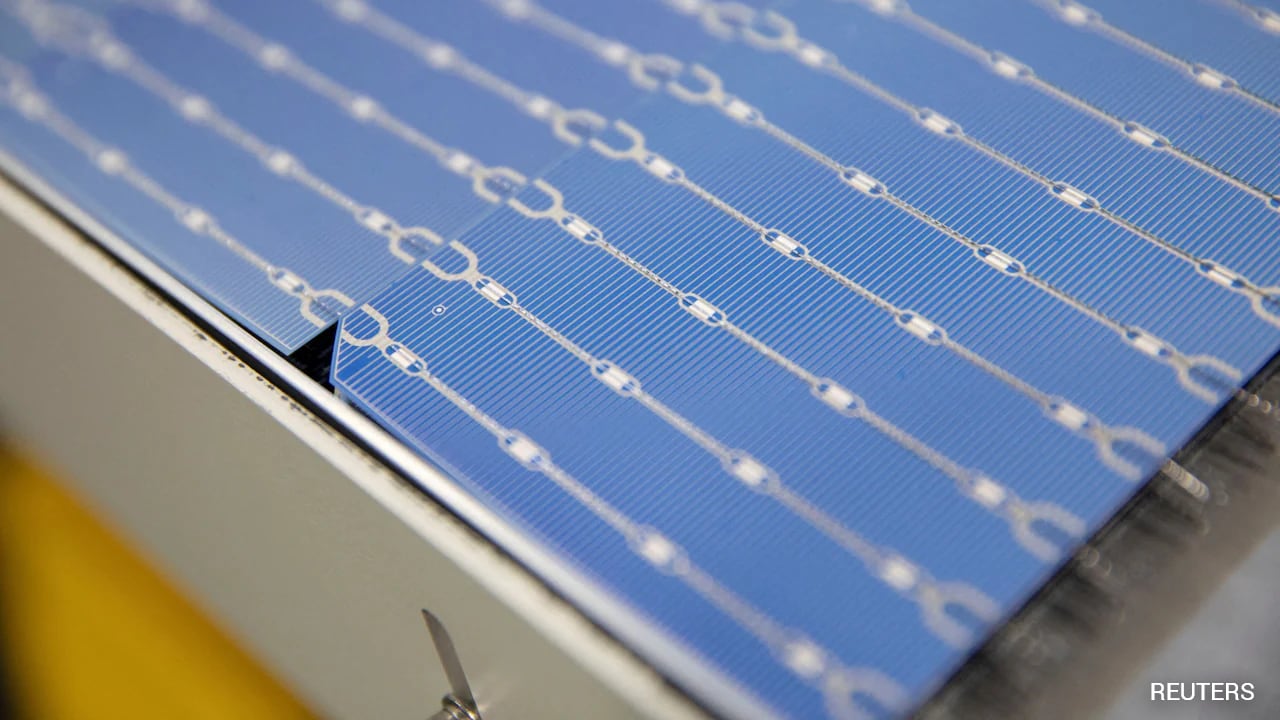 US To Impose 15% Tariff On Polysilicon To Counter China's Chip Supply Chain