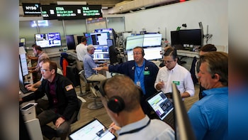 Wall Street Highlights: S&P 500, Nasdaq Advances As Nvidia, Tech Outweigh Broad Weakness