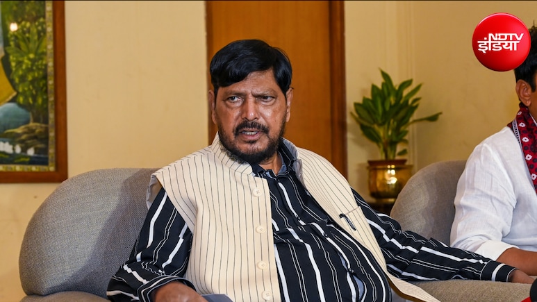 आरक्षण खत्म करने की मांग करने वालों पर राजद्रोह केस हो, रामदास आठवले का बड़ा बयान