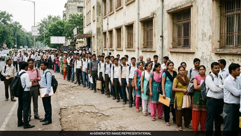 RTI ने खोली सरकारी भर्ती की हकीकत, केंद्र सरकार में 8.23 लाख पद खाली, रेलवे और रक्षा मंत्रालय सबसे आगे