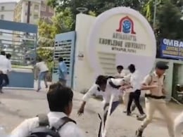On Camera, Students Clash With Cops In Patna Over Exam Irregularities
