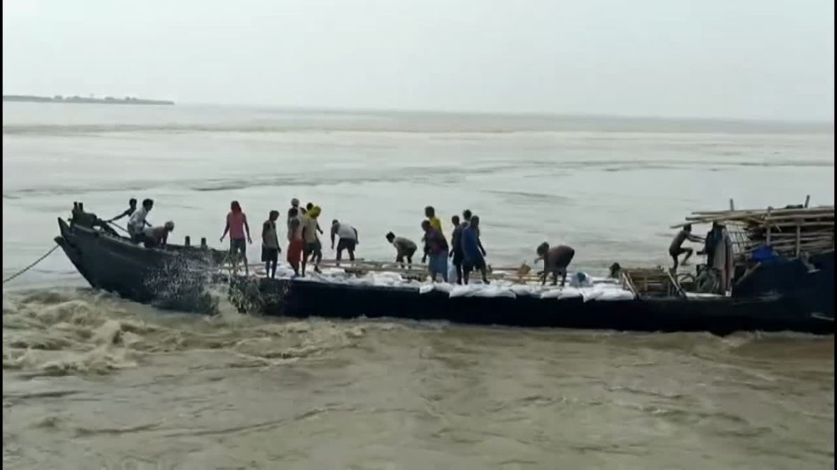 Video: 2 Missing After Boat Carrying 21 Overturns In Bihar