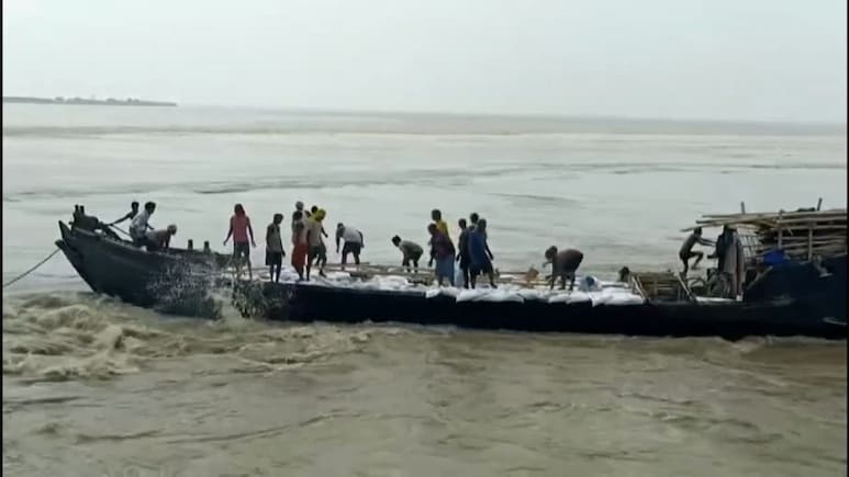Video: 2 Missing After Boat Carrying 21 Overturns In Bihar
