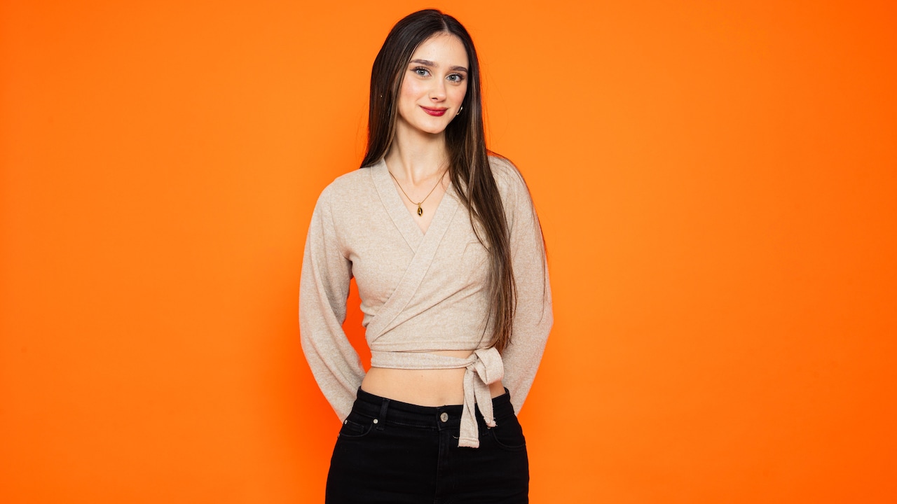 Stylish wrap tops that elevate daily dressing for women Stylish wrap tops that elevate daily dressing for women