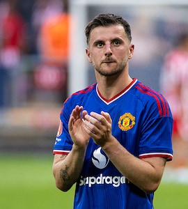 Boss Michael Carrick Being Careful With Mason Mount As Manchester United Draw With PSG
