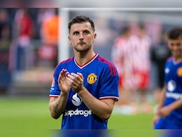 Boss Michael Carrick Being 'Careful' With Mason Mount As Manchester United Draw With PSG