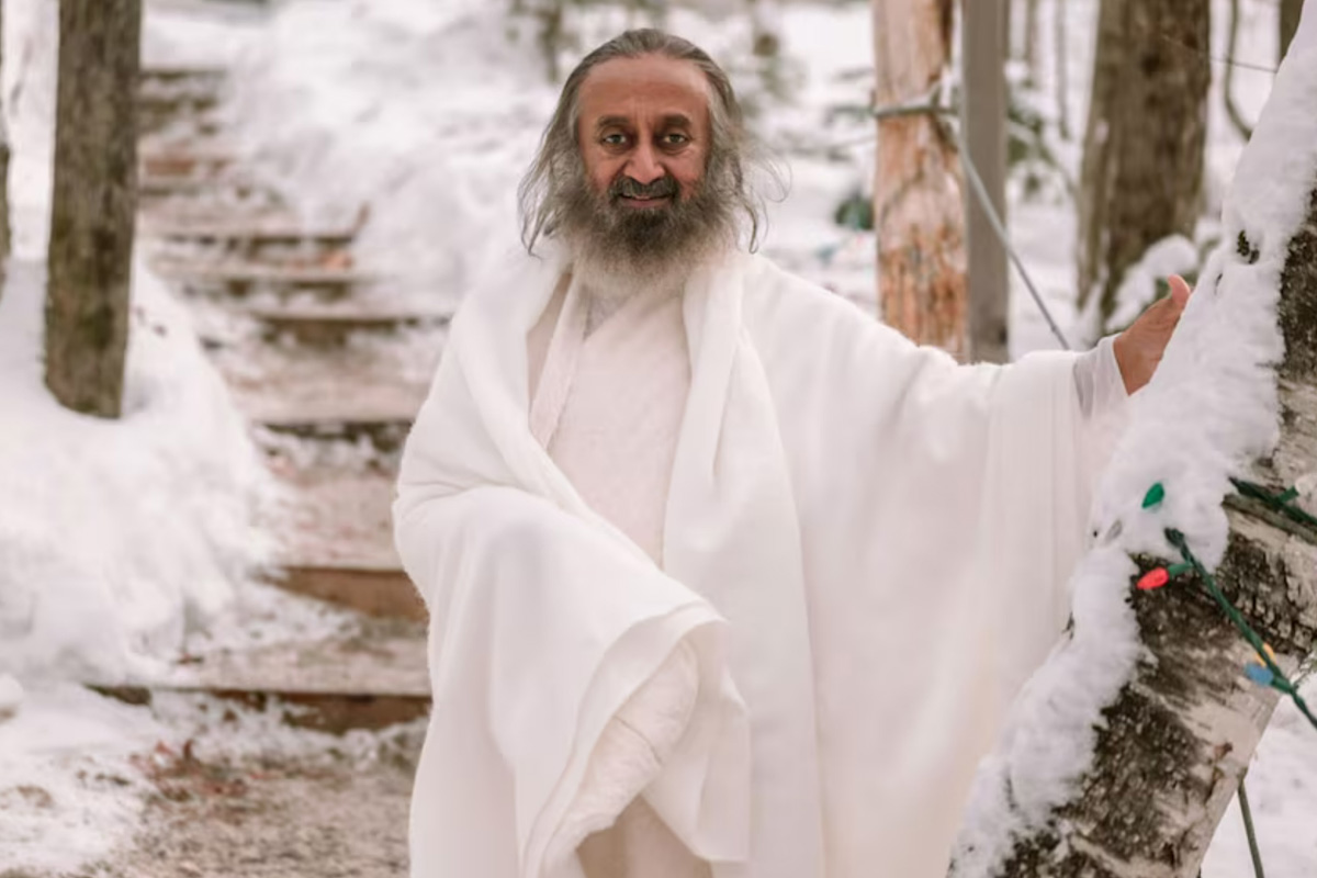 Sri Sri Ravi Shankar's Viral Quote On Karma And Suffering Is A Lesson For Modern Life