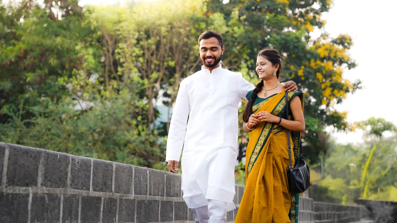Which white kurta do you want to grab from Myntra Right To Fashion Sale?