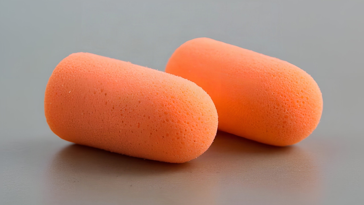 Silicone Vs Foam Ear Tips: Which Seals Better For Workouts
