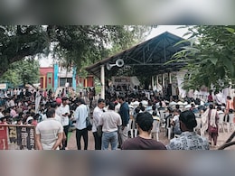 भोपाल में शिक्षक अभ्यर्थियों का उग्र आंदोलन, भूख हड़ताल पर बैठे चयनित उम्मीदवार नरेंद्र राजपूत की बिगड़ी तबीयत