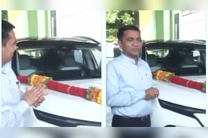 Goa Chief Minister Pramod Sawant Replaces Diesel SUV With Tata Harrier EV: Watch