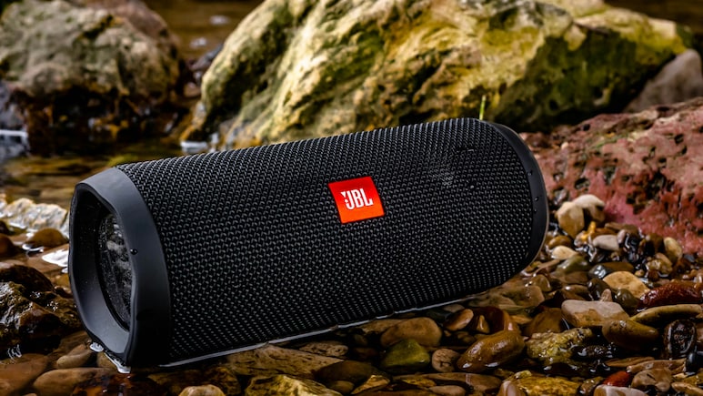 JBL, boAt, Sony जैसे ब्रांड्स के Speakers पर भारी बचत, Amazon Great Freedom Sale में Speakers हुए 60% तक सस्ते