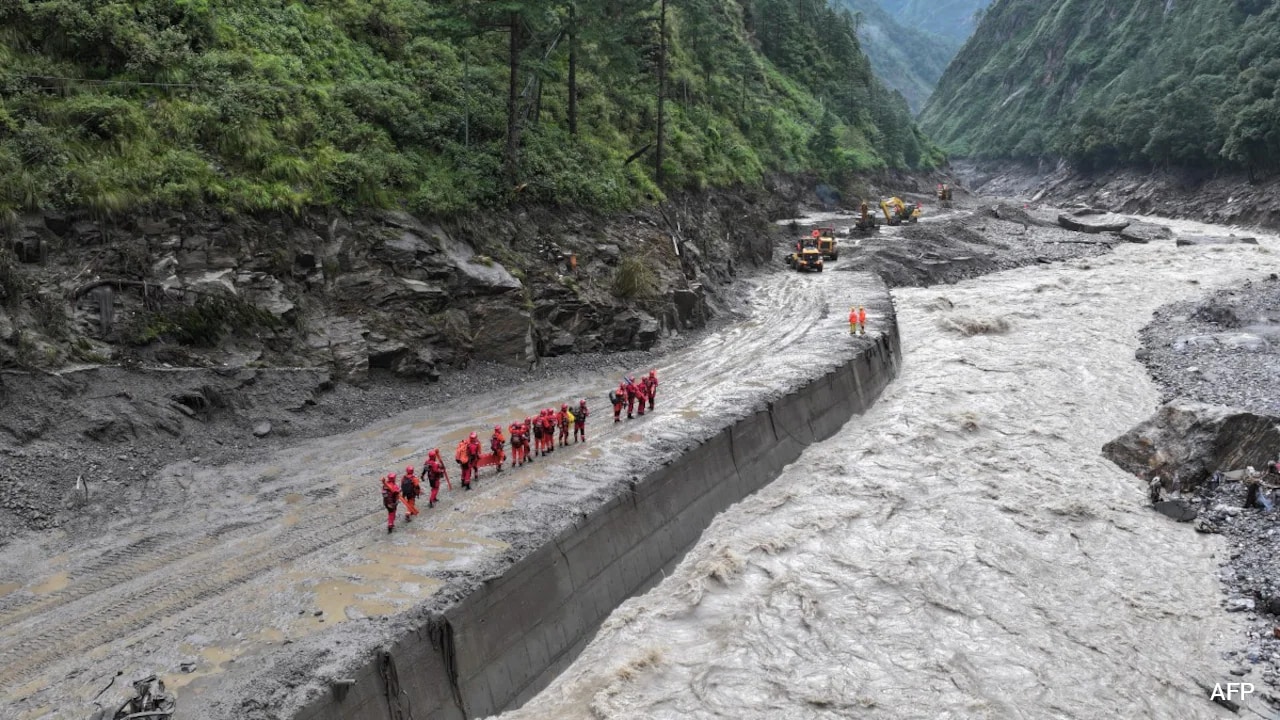 नेपाल के 6 हाइड्रो पावर प्रोजेक्ट में फंसे 500 लोग, जिंदगियां बचाने की जद्दोजहद