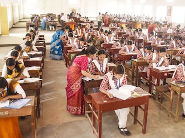 एमपी बोर्ड की कक्षा 10वीं-12वीं की परीक्षाओं का टाइम-टेबल जारी, नोट कर लें तारीखें