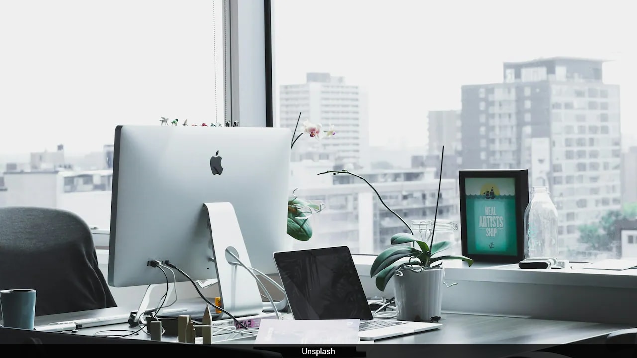 "Is This Even Legal?": Developer Says HR Refused Work From Home After Knee Surgery