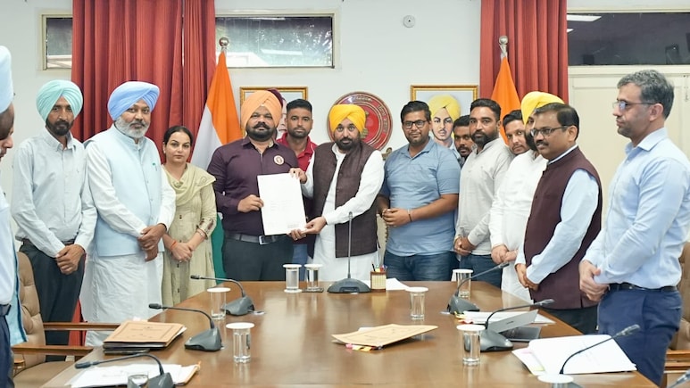 120% Pay Raise For Punjab Teachers: Bhagwant Mann's Big Pre-Election Move