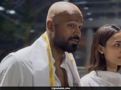 Hardik Pandya Goes Bald, Offers Prayers With Girlfriend Mahieka In Tirumala