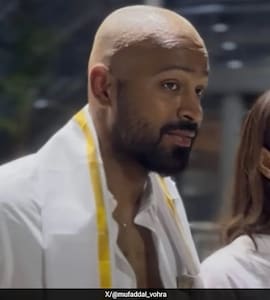 Hardik Pandya Goes Bald, Offers Prayers With Girlfriend Mahieka In Tirumala
